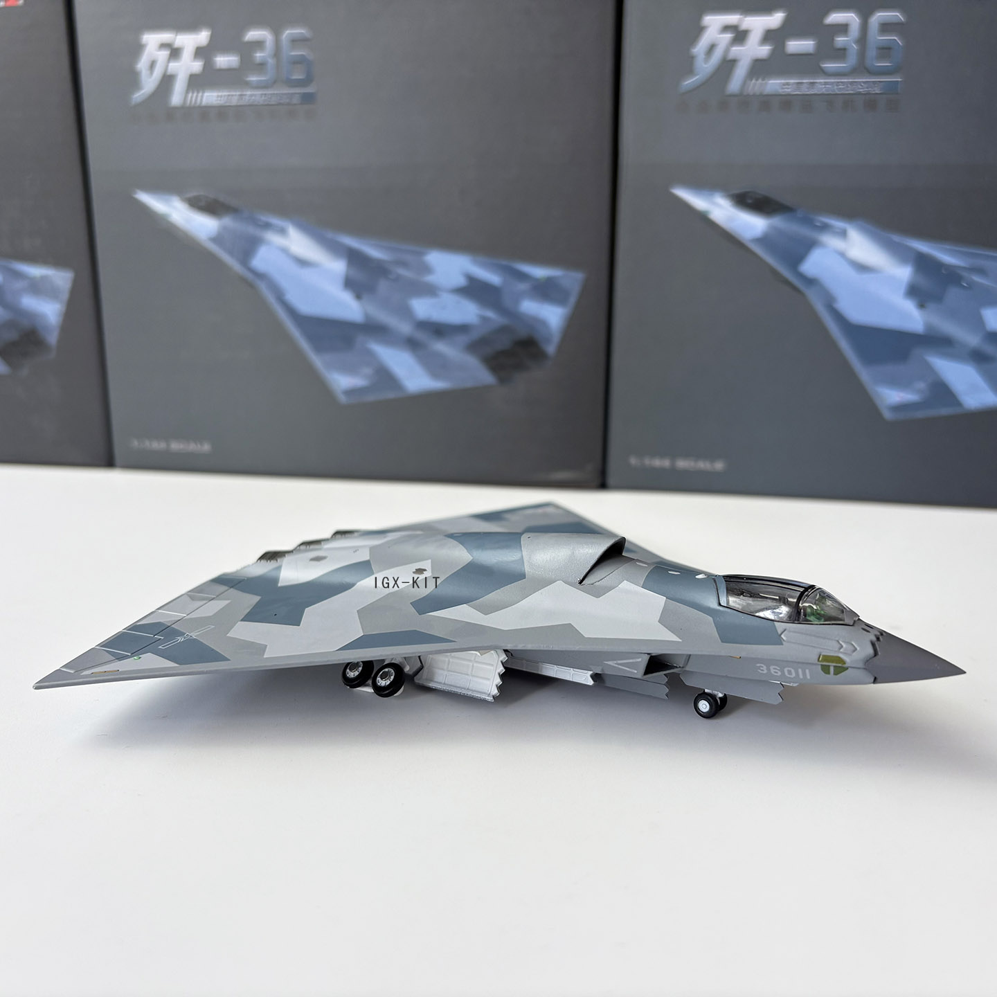 Modèle de chasseur J-36 chinoi - Model Kit Jet avis et prix